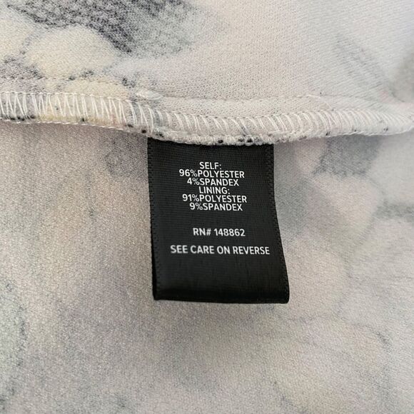 Torrid Wms Size 1X Textured Knit Floral Print Skater Flare Dress - Picture 7 of 9